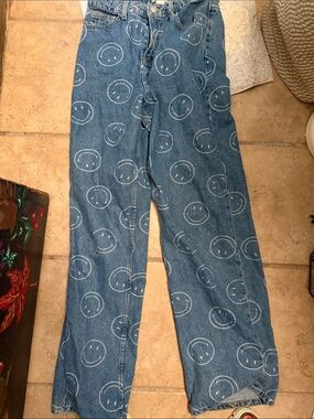 H&M Blue Denim Straight Leg Jeans with White Smile Print